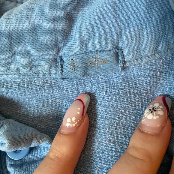 Brandy Melville Collared Sweatshirt - Picture 2 of 2